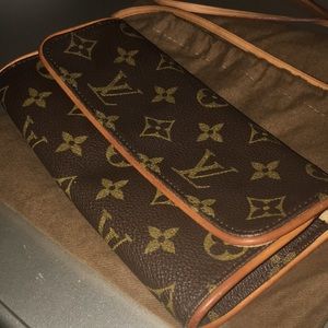 Louis Vuitton Twin Monogramme Pochette PM